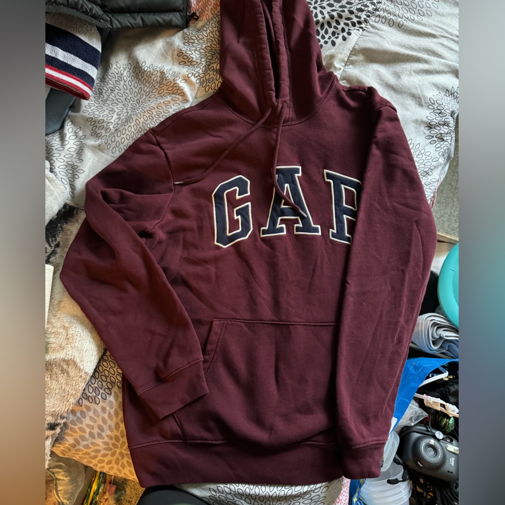 GAP sweater